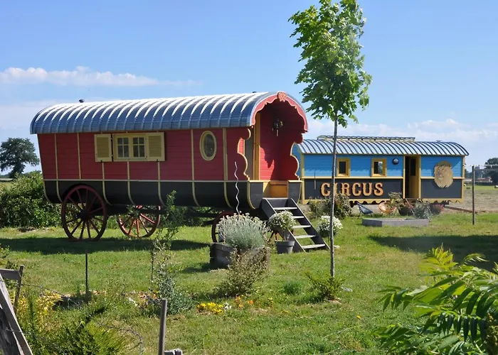 La Roulotte Champetre Des Grillots