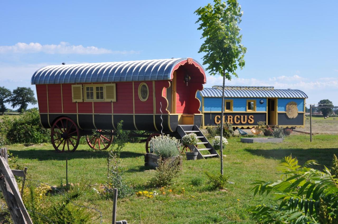 La Roulotte Champetre Des Grillots Bed and breakfast Beaulon